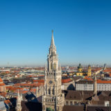 München Panorama mit Frauenkirche und neues Rathaus